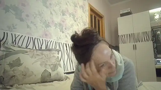 LindaStarS online show from October 23, 2025, 6:17 pm