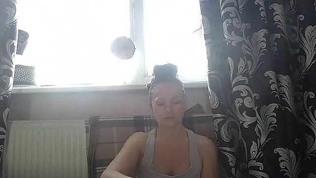 LindaStarS online show from March 16, 2026, 5:44 am