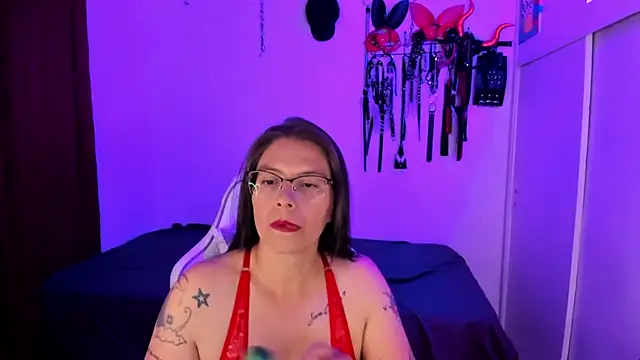 dungeongirls online show from November 6, 2025, 11:20 pm