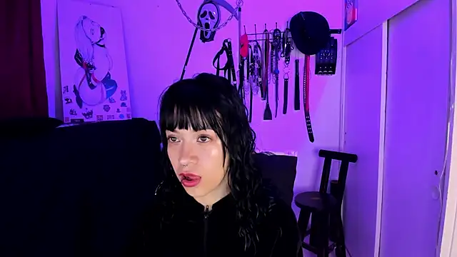 dungeongirls online show from October 11, 2025, 11:33 am