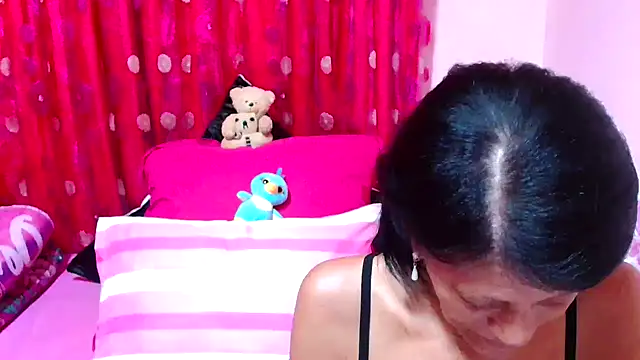 SLUTTYROXY online show from November 9, 2025, 4:05 am