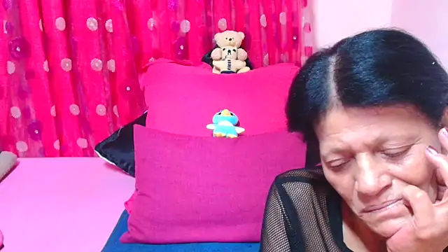 SLUTTYROXY online show from February 20, 2026, 8:11 pm