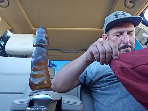 UncutHammer69 online show from October 2, 2025, 4:32 pm