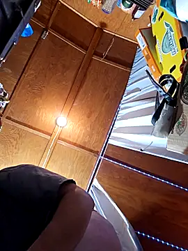 Snapshot of UncutHammer69 chatting on February 6, 2026, 3:24 am UncutHammer69 online show from February 6, 2026, 3:24 am