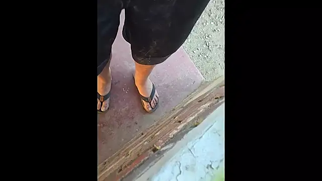 UncutHammer69 online show from October 10, 2025, 12:55 am