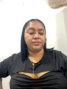 yanza2002 online show from November 18, 2025, 9:29 pm