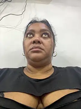 yanza2002 online show from February 27, 2026, 11:37 pm