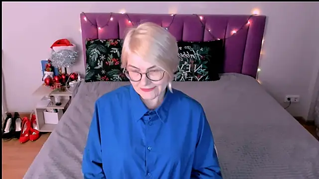 sabrinamacmarren online show from January 10, 2026, 1:28 pm