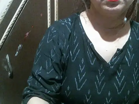 Snapshot of UrsMansi chatting on June 12, 2026, 3:48 am UrsMansi online show from June 12, 2026, 3:48 am