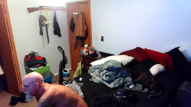 Snapshot of EdgarAlenPole chatting on December 3, 2025, 11:47 pm EdgarAlenPole online show from December 3, 2025, 11:47 pm