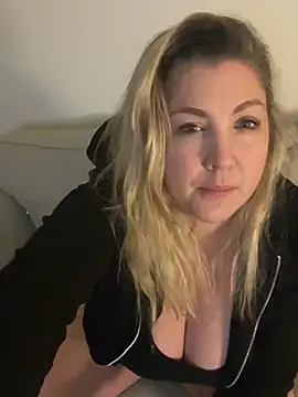 Snapshot of Anna_Alexa chatting on January 13, 2025, 9:42 pm Anna Alexa online show from January 13, 2025, 9:42 pm