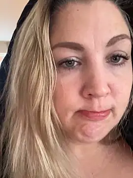 Snapshot of Anna_Alexa chatting on January 14, 2025, 8:20 am Anna Alexa online show from January 14, 2025, 8:20 am