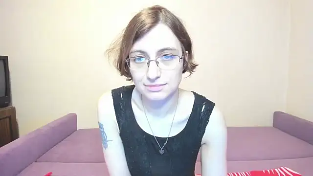 MarilynDream online show from March 18, 2025, 9:53 pm