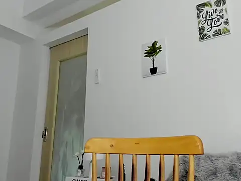 hottycrishina online show from September 10, 2025, 5:17 am