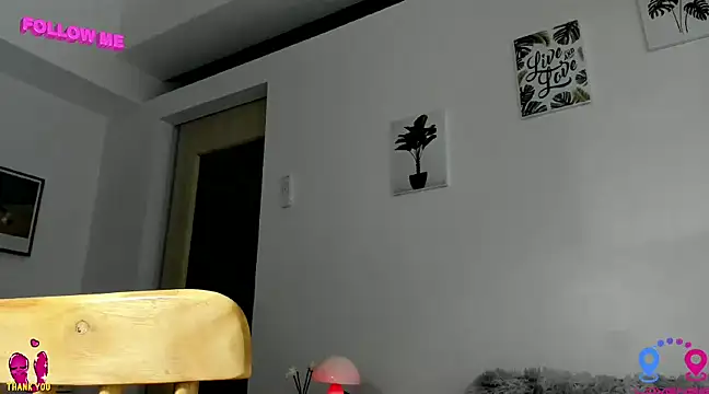 hottycrishina online show from March 2, 2025, 11:19 am