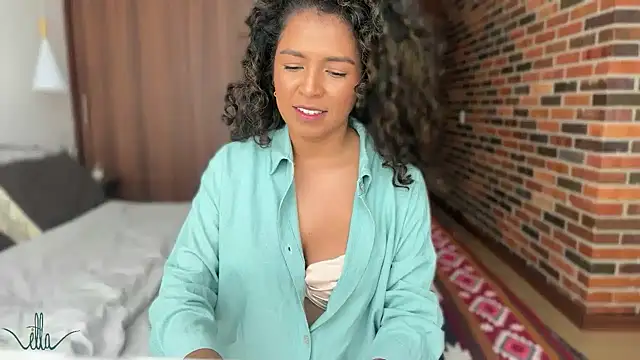 Snapshot of illaroom chatting on December 6, 2024, 3:28 pm illaroom online show from December 6, 2024, 3:28 pm