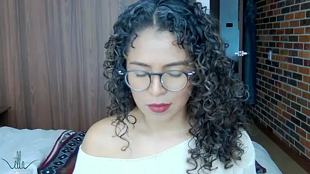 Snapshot of illaroom chatting on December 2, 2024, 6:49 pm illaroom online show from December 2, 2024, 6:49 pm