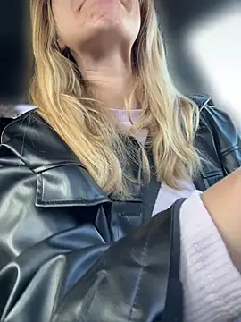 AnastasiaAniess online show from April 8, 2026, 5:53 am