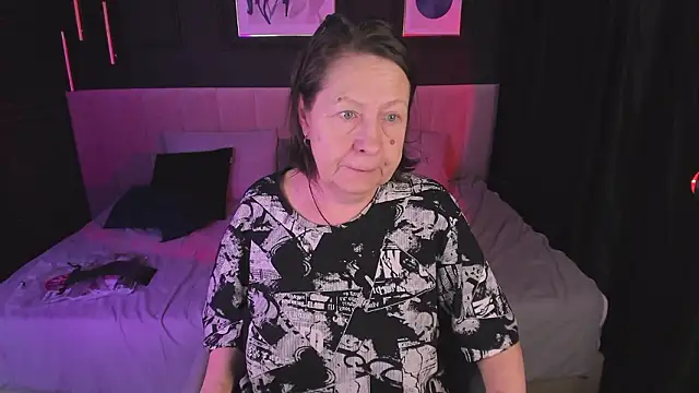 Snapshot of LindaPassionate chatting on March 3, 2026, 5:14 am LindaPassionate online show from March 3, 2026, 5:14 am