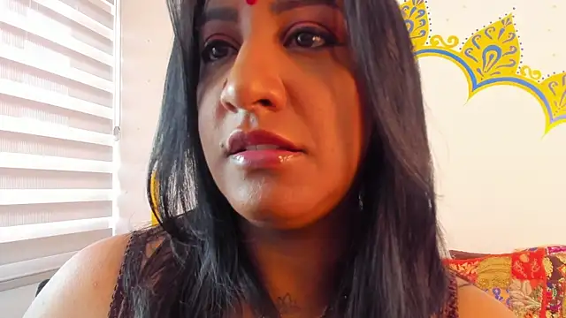 LadyNahir online show from November 6, 2025, 10:14 pm