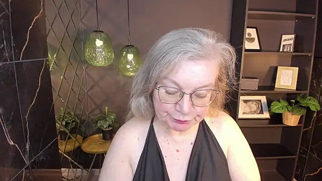 NataliMellow online show from May 13, 2026, 1:18 pm