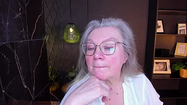 NataliMellow online show from March 31, 2026, 1:13 pm