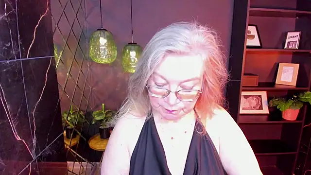 NataliMellow online show from May 28, 2026, 1:17 pm