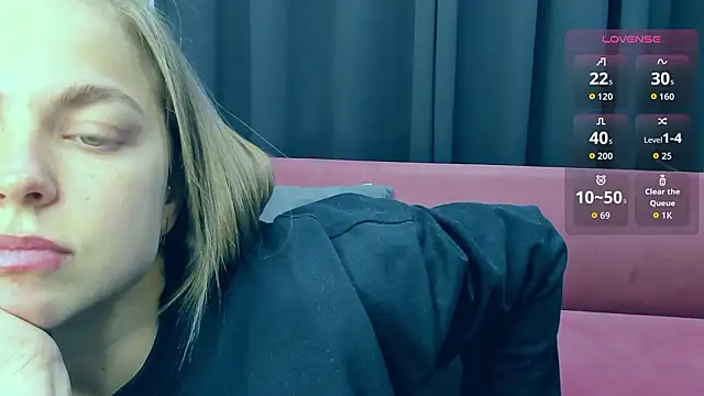 Snapshot of TataArdent chatting on February 3, 2026, 8:14 pm TataArdent online show from February 3, 2026, 8:14 pm