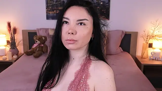 Snapshot of Leila__Sweet chatting on March 10, 2025, 6:49 am Leila  Sweet online show from March 10, 2025, 6:49 am