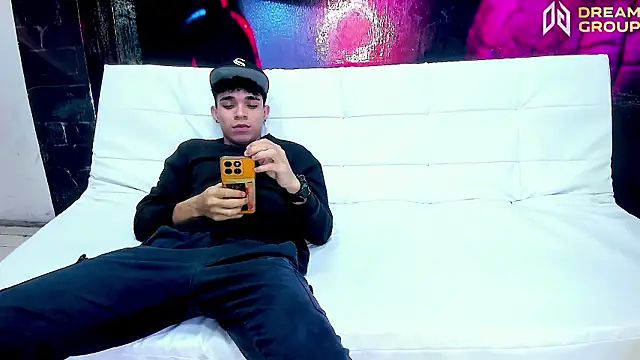 AmazingPartys online show from February 18, 2026, 4:54 am