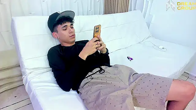 AmazingPartys online show from February 20, 2026, 2:41 am