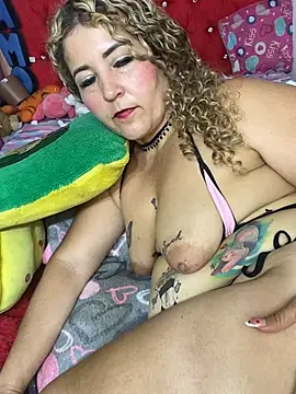 camile milf online show from February 25, 2026, 4:07 pm