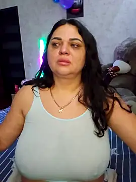 littleRikka online show from April 15, 2026, 6:12 pm