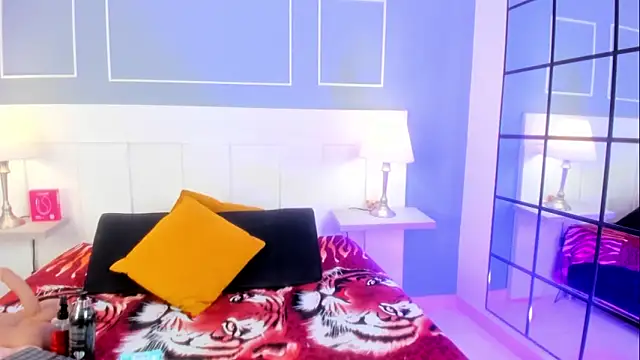 Snapshot of Blackrosse__ chatting on February 9, 2026, 12:47 pm Blackrosse online show from February 9, 2026, 12:47 pm