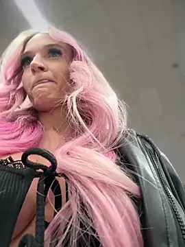 Snapshot of _Rapunzel_ chatting on January 7, 2026, 10:15 pm Rapunzel online show from January 7, 2026, 10:15 pm