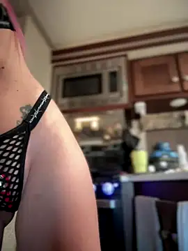 Snapshot of _Rapunzel_ chatting on December 1, 2025, 8:21 pm Rapunzel online show from December 1, 2025, 8:21 pm