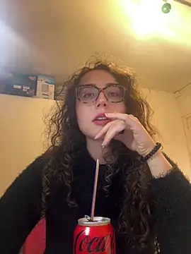 Snapshot of ladyturtle chatting on May 15, 2026, 7:34 pm ladyturtle online show from May 15, 2026, 7:34 pm