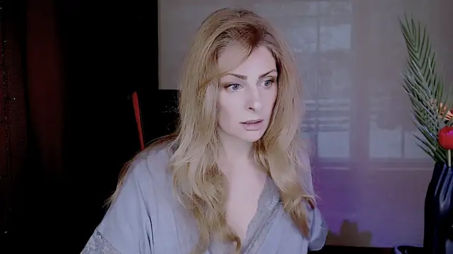 Eleonores online show from October 28, 2025, 5:08 am