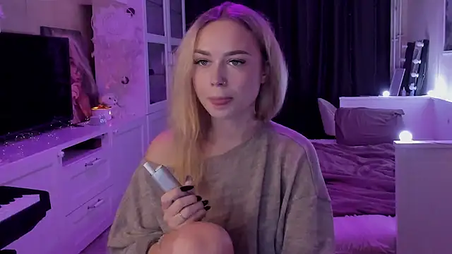 MaryDreaminess online show from September 28, 2025, 7:21 pm