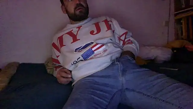 Snapshot of fuckerplayer1 chatting on February 25, 2026, 2:23 am fuckerplayer1 online show from February 25, 2026, 2:23 am