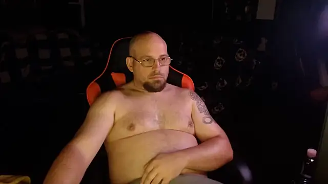 Hunter Largoxh online show from March 13, 2026, 1:43 am