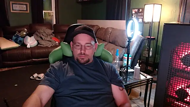 Snapshot of Hunter_Largo@xh chatting on November 24, 2025, 10:54 pm Hunter Largoxh online show from November 24, 2025, 10:54 pm