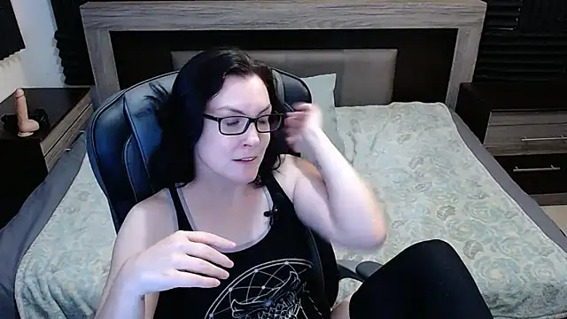 DesreRose online show from September 29, 2025, 11:32 pm