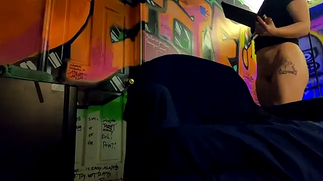 Snapshot of TheDaisyChaos chatting on February 27, 2025, 4:35 am TheDaisyChaos online show from February 27, 2025, 4:35 am