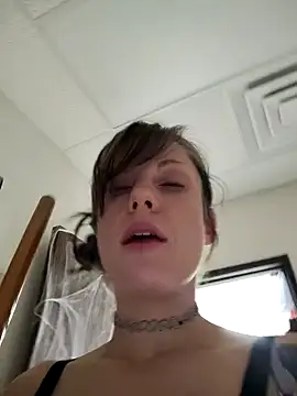 Snapshot of TheDaisyChaos chatting on October 20, 2025, 3:30 am TheDaisyChaos online show from October 20, 2025, 3:30 am