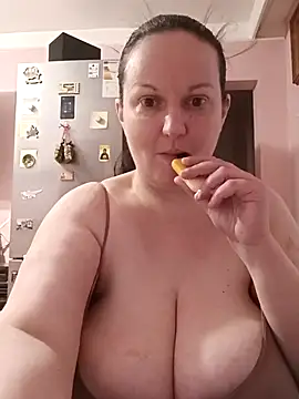 Snapshot of BustyLadyAlma chatting on January 15, 2026, 6:28 am BustyLadyAlma online show from January 15, 2026, 6:28 am