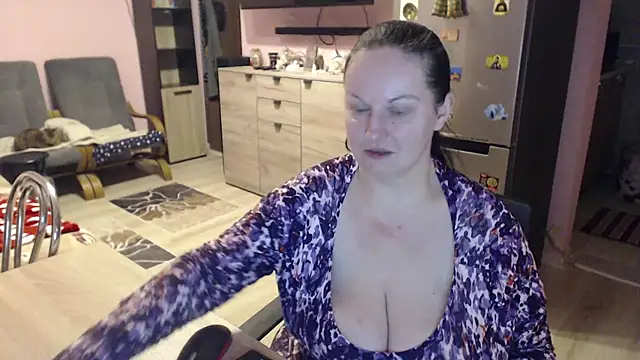 Snapshot of BustyLadyAlma chatting on November 20, 2025, 6:03 am BustyLadyAlma online show from November 20, 2025, 6:03 am