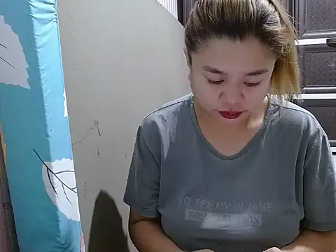 Kariebabe online show from December 14, 2025, 11:21 pm