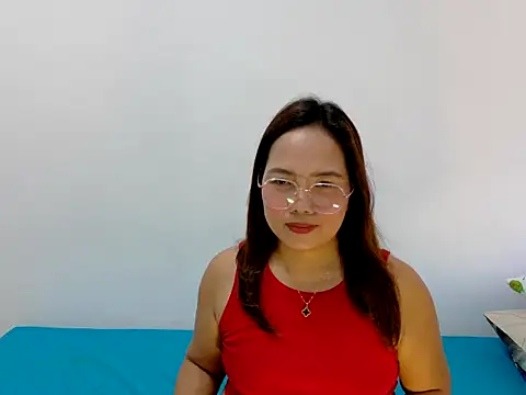 BURBERRY69 online show from April 1, 2026, 8:04 am