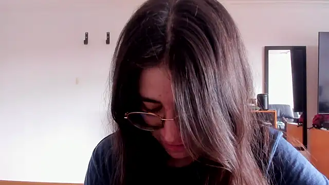 HazelKush online show from January 15, 2026, 2:09 pm